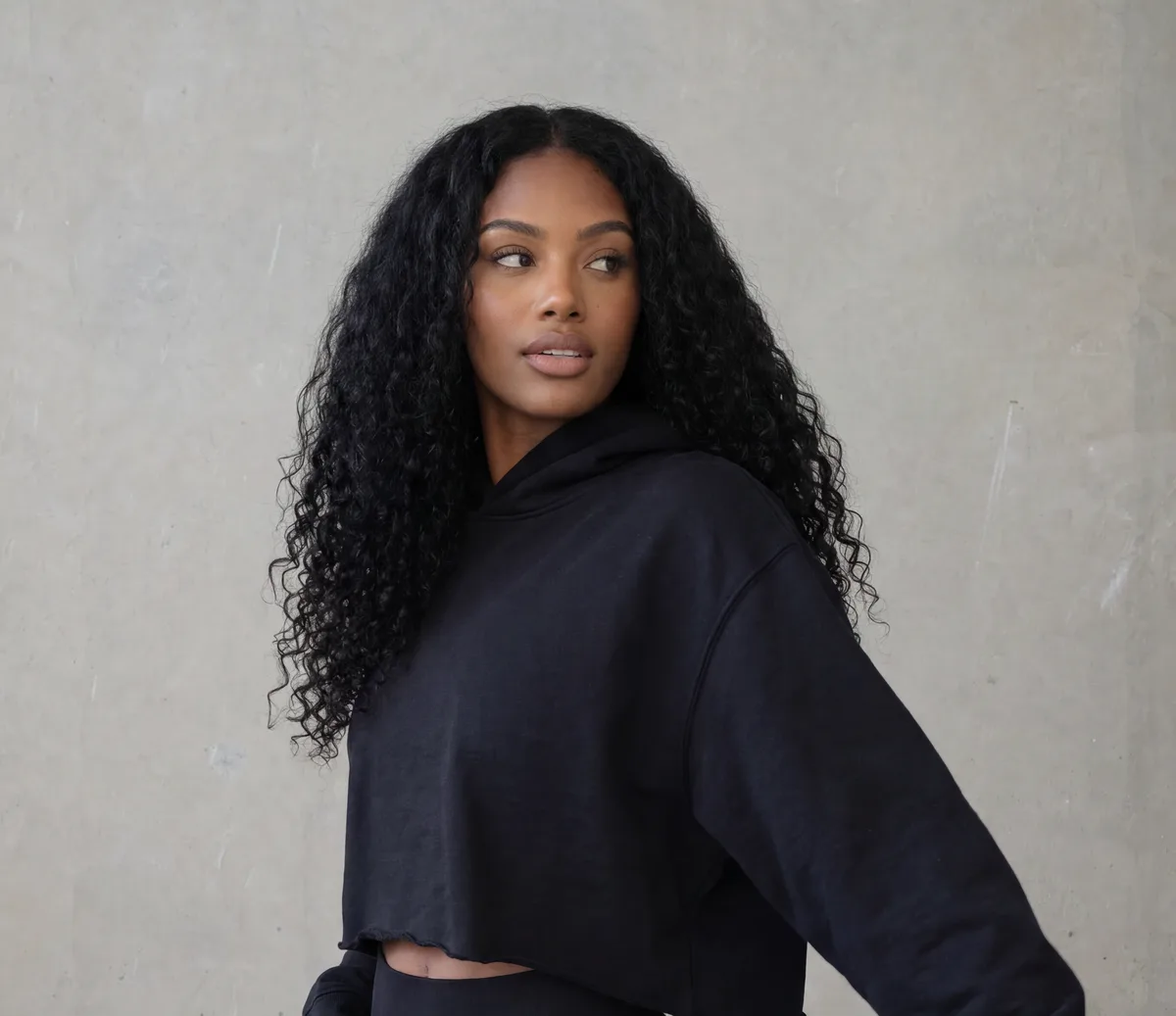 Hoodie cropped Classior en negro