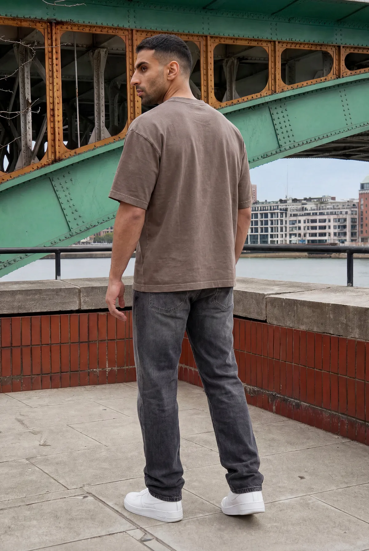 Camiseta washed Classior, de espalda