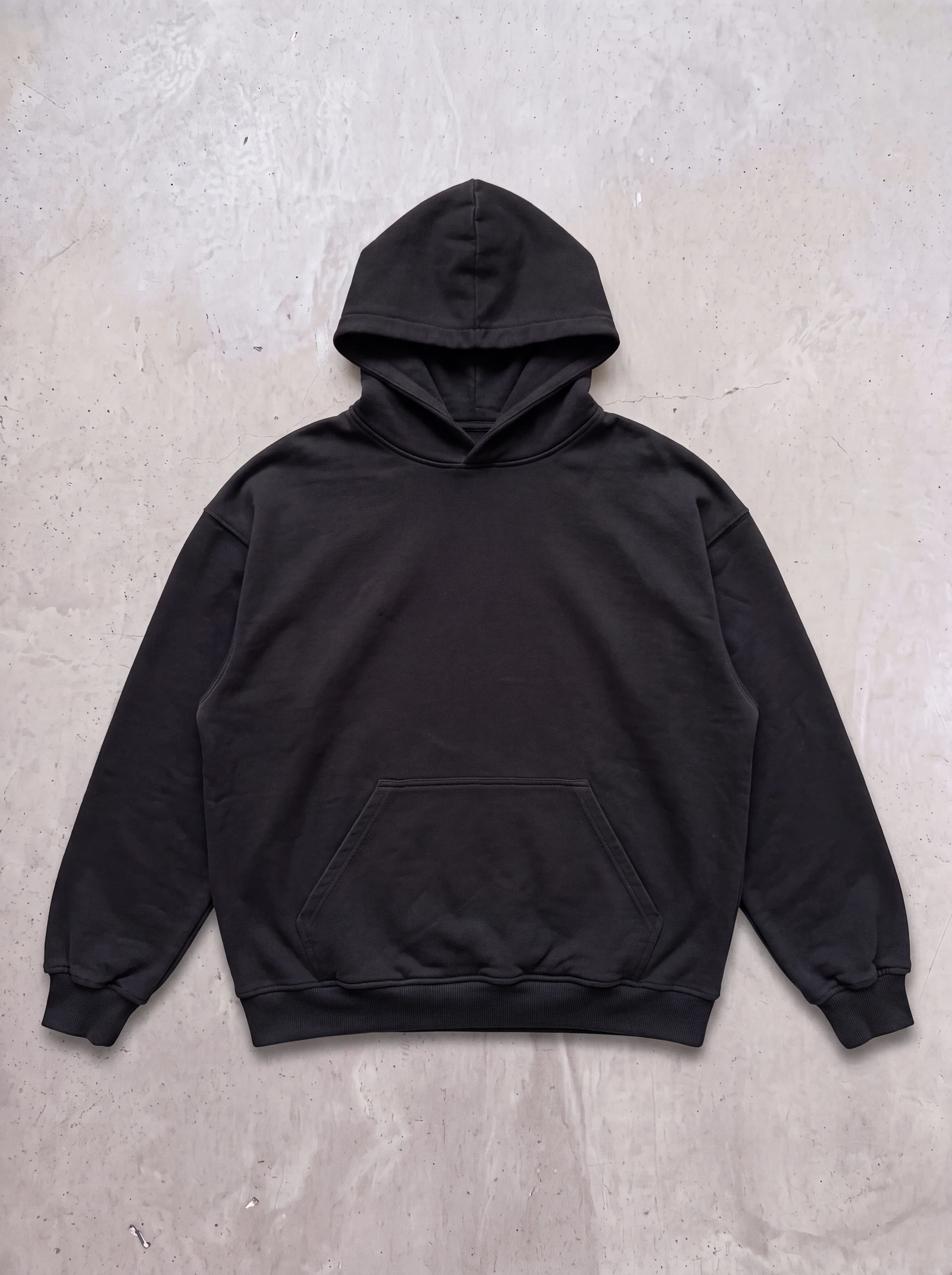 Hoodie Básico Negro — frente