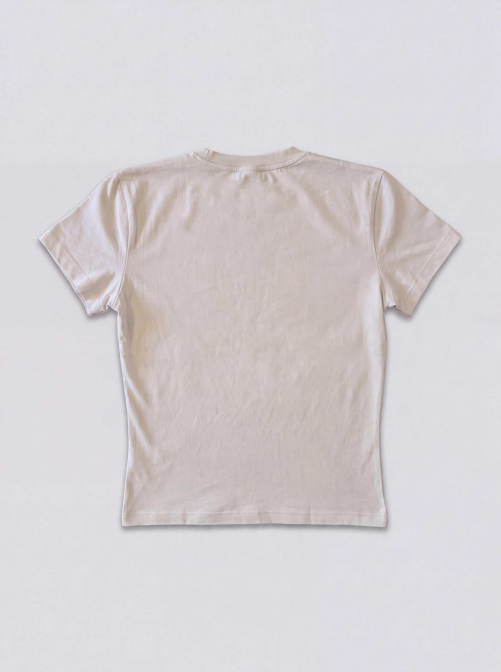 Camiseta Básica Ajustada Larga Beige — espalda