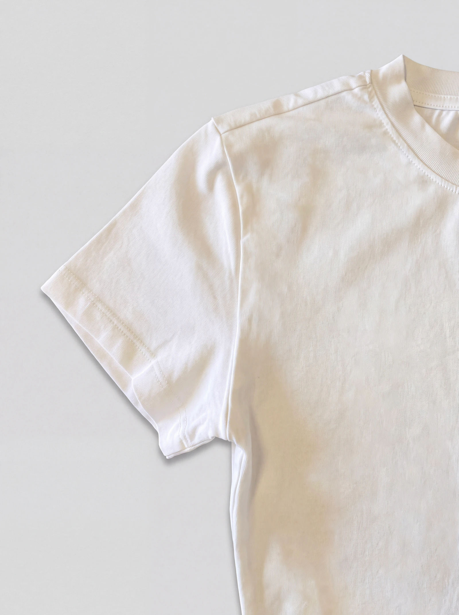 Camiseta Básica Ajustada Larga Crudo — detalle: sisa