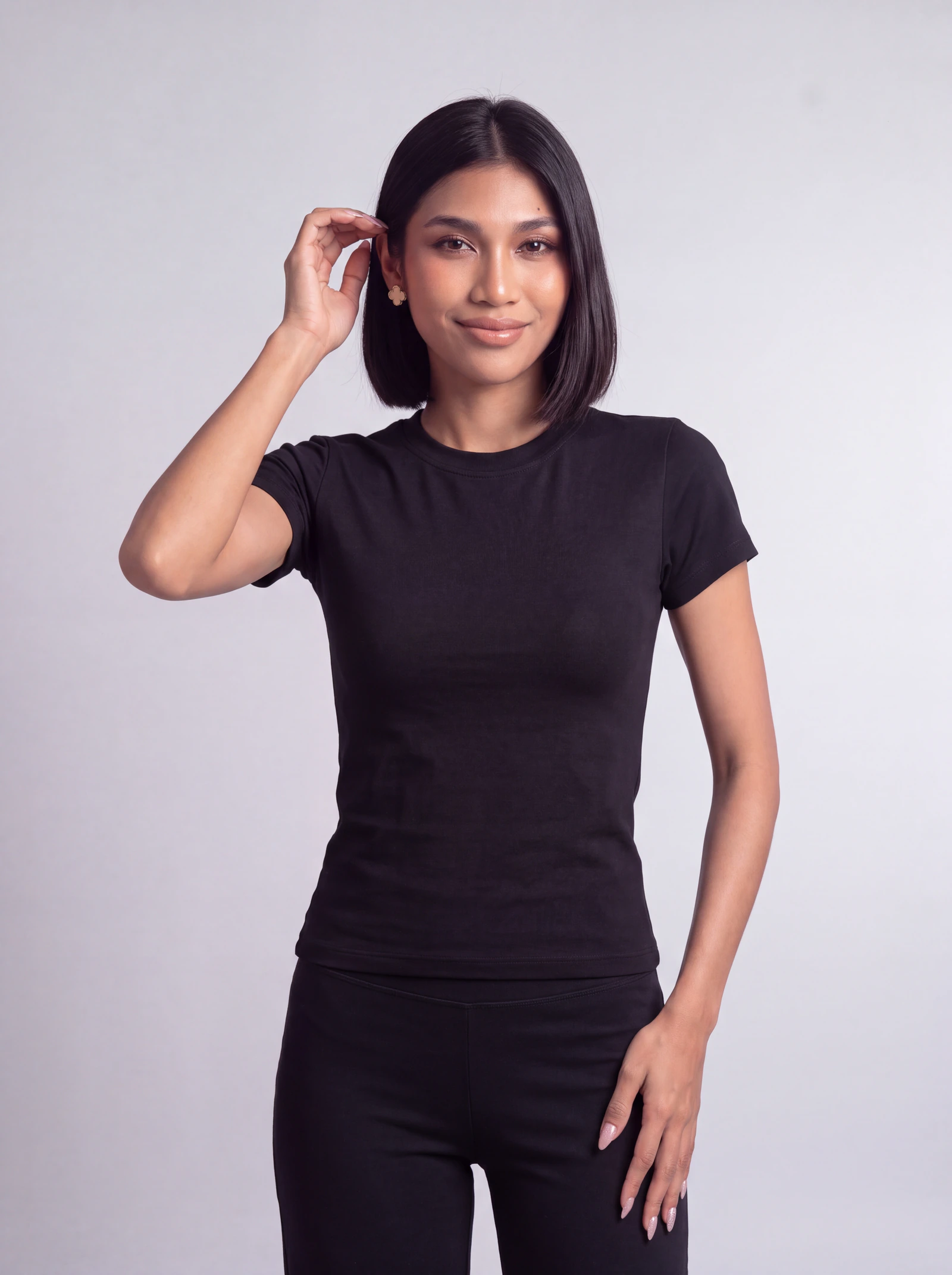 Camiseta Básica Ajustada Larga — Negro