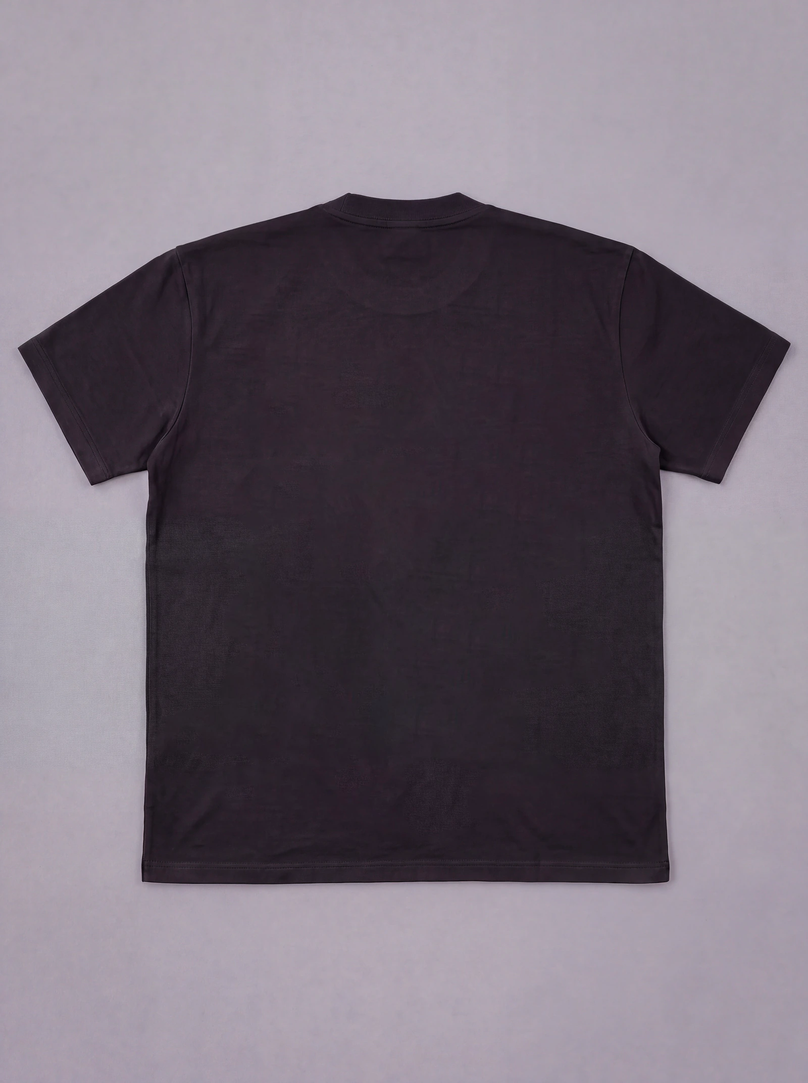 Camiseta Clásica Negro — espalda