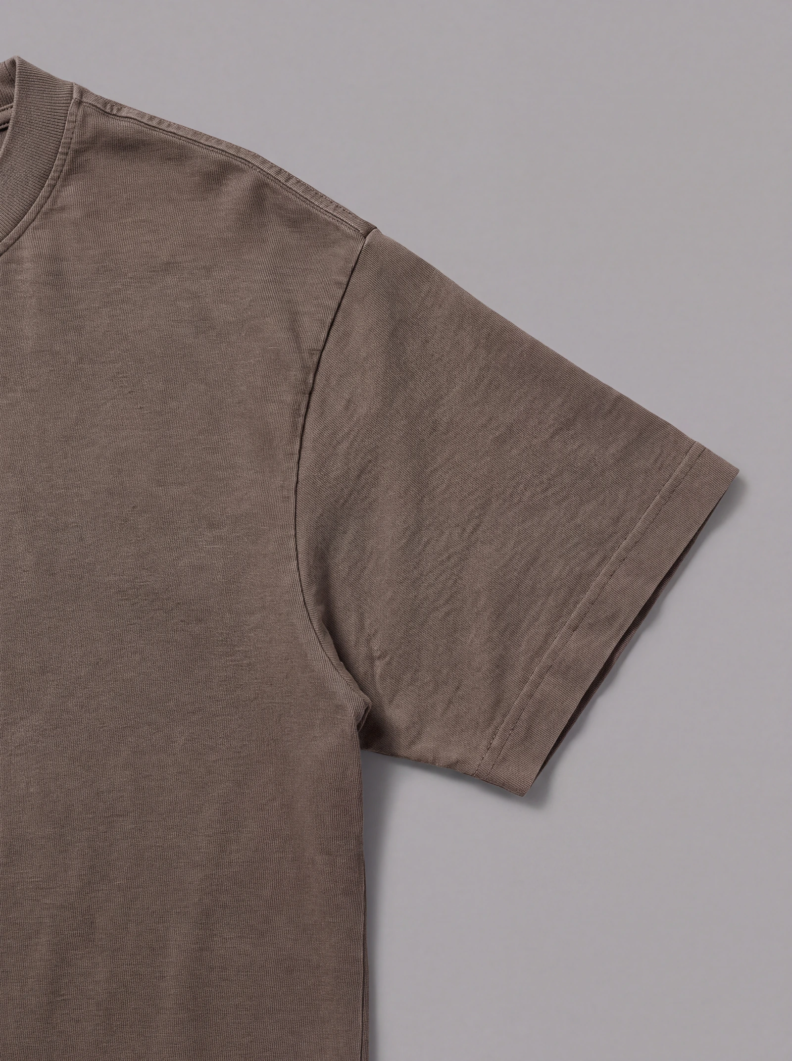 Camiseta Boxyover Old Wash — detalle: manga