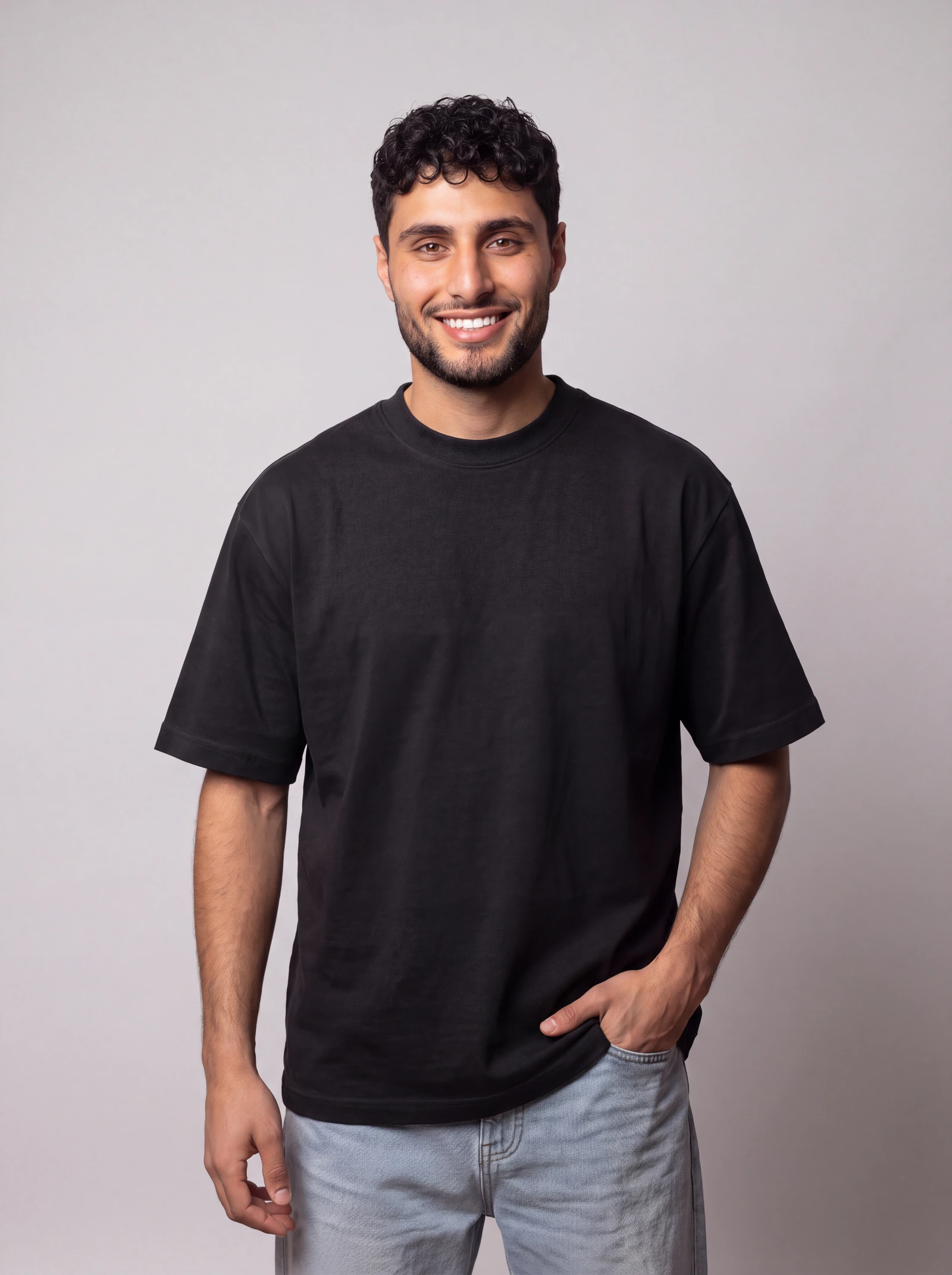 Camiseta Boxyover Lavada Negro/Dakota — puesta