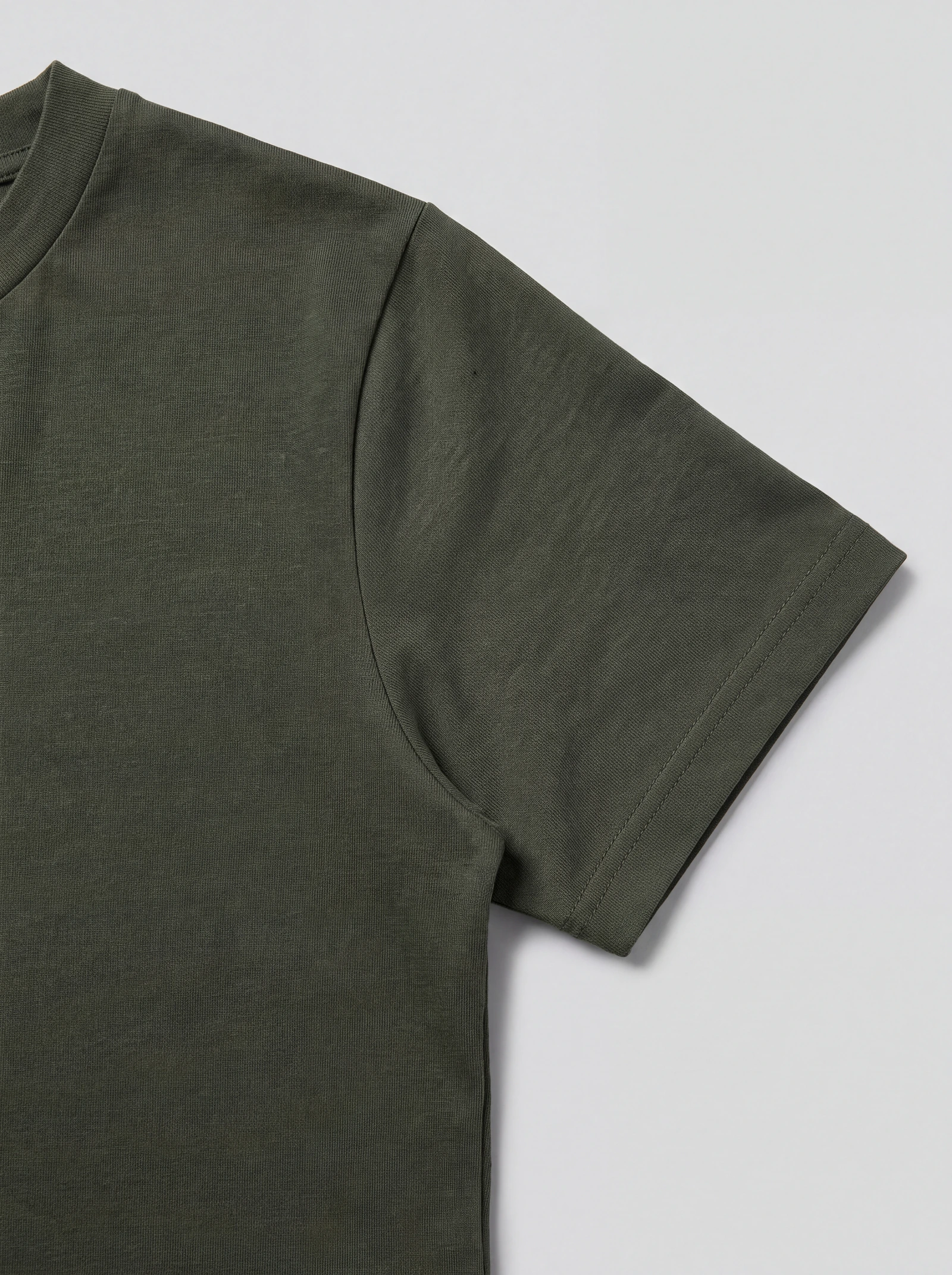 Crop Top Básico Verde Oscuro — detalle: manga