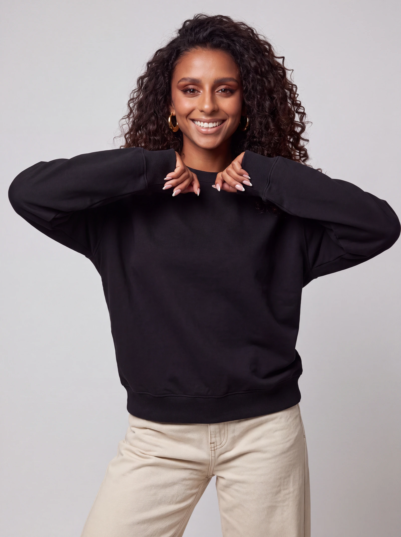 Crewneck Cuello Redondo — Negro