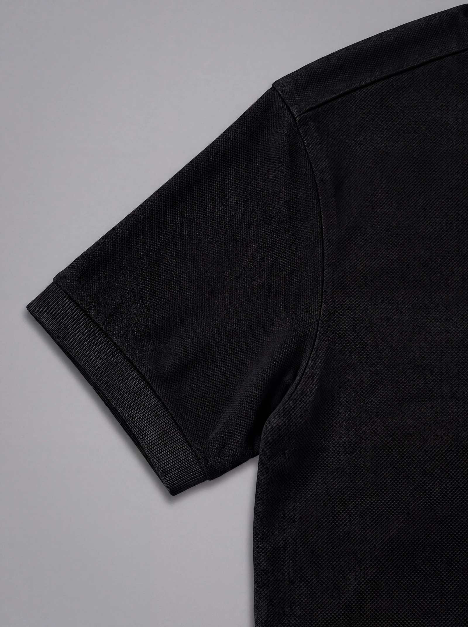 Polo Negro — detalle: sisa