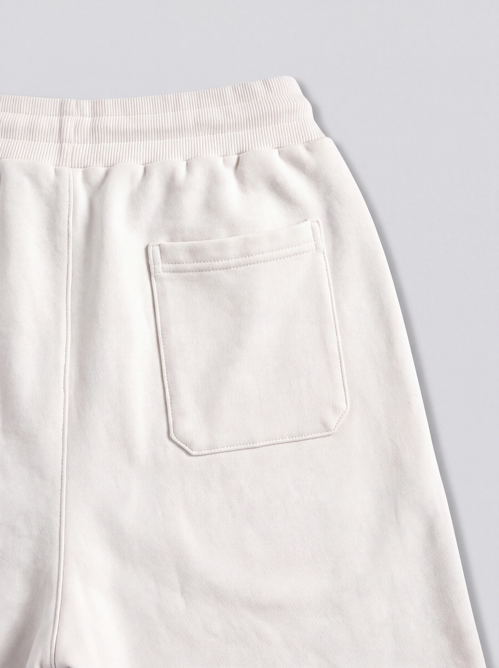 Short Básico Beige — detalle: bolsillo
