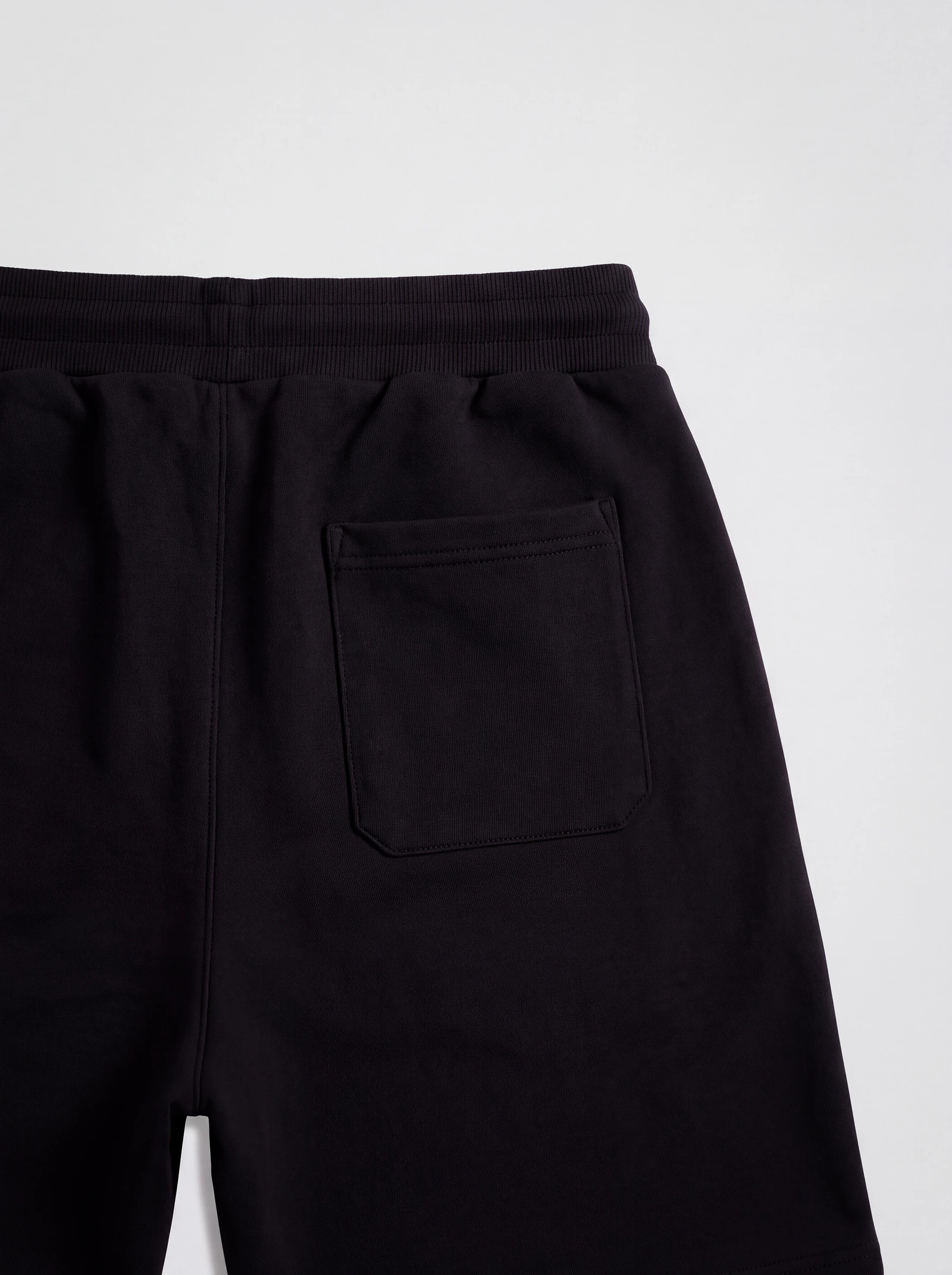 Short Básico Negro — detalle: bolsillo