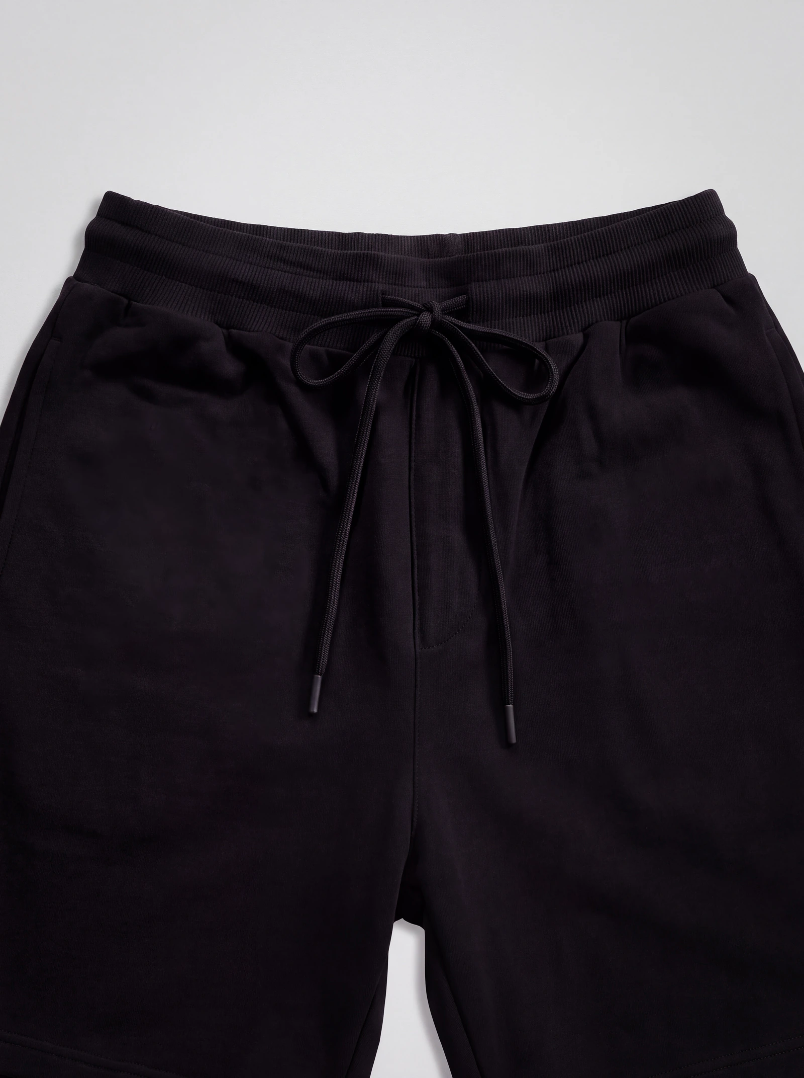 Short Básico Negro — detalle: cintura