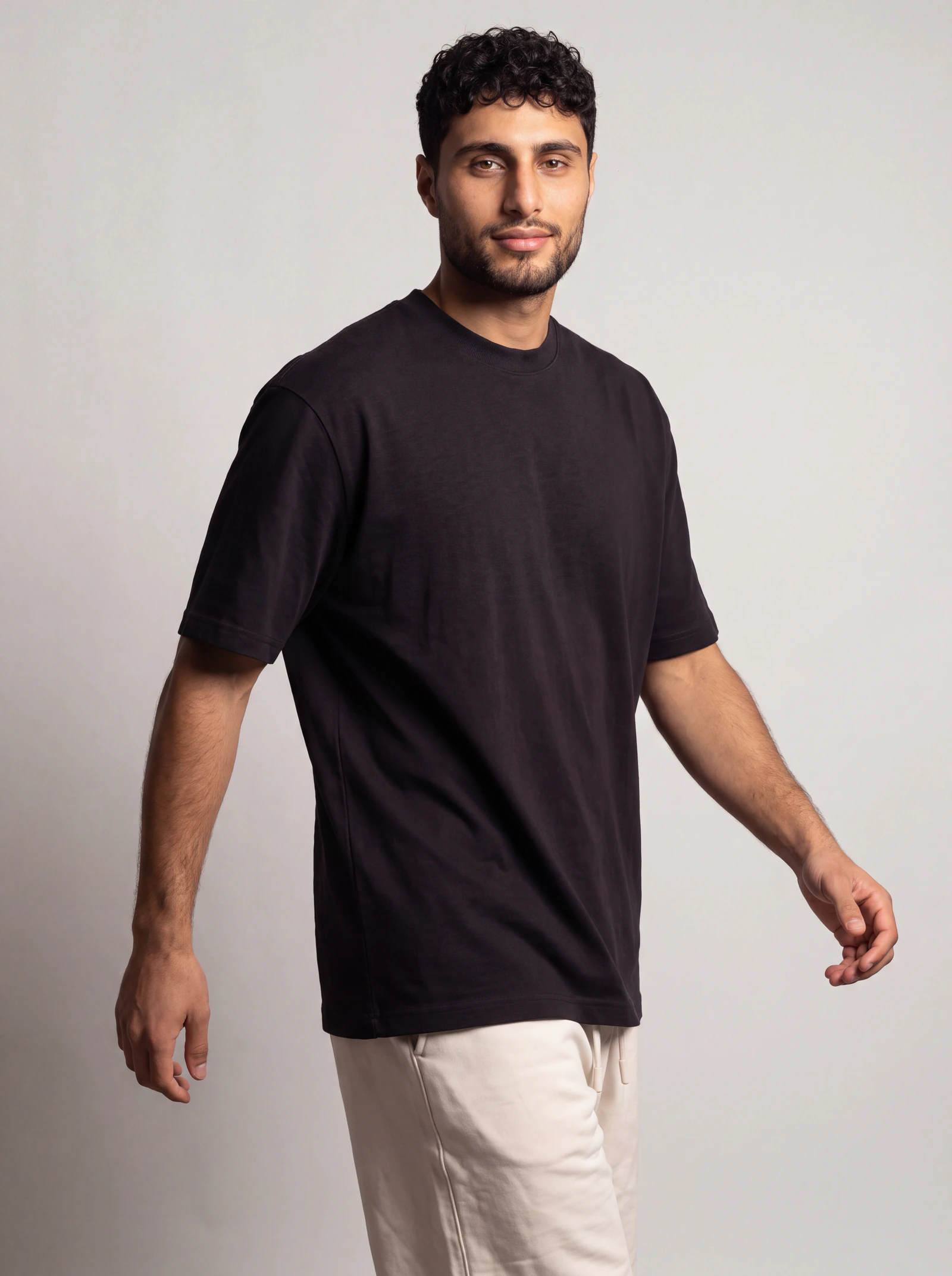 Camiseta Oversize — Negro