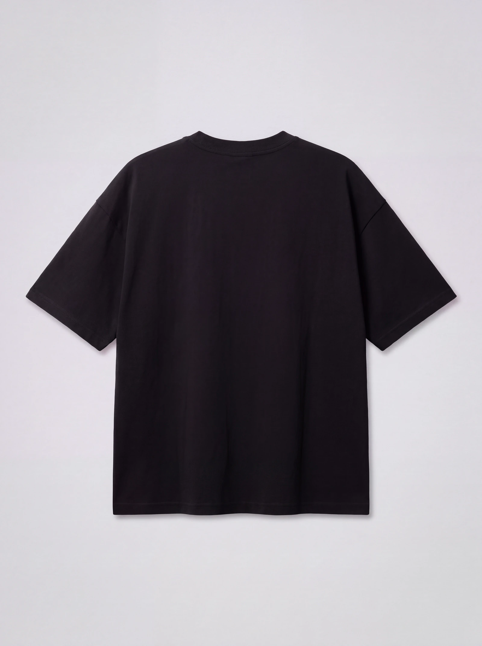 Camiseta Oversize London Negro — espalda