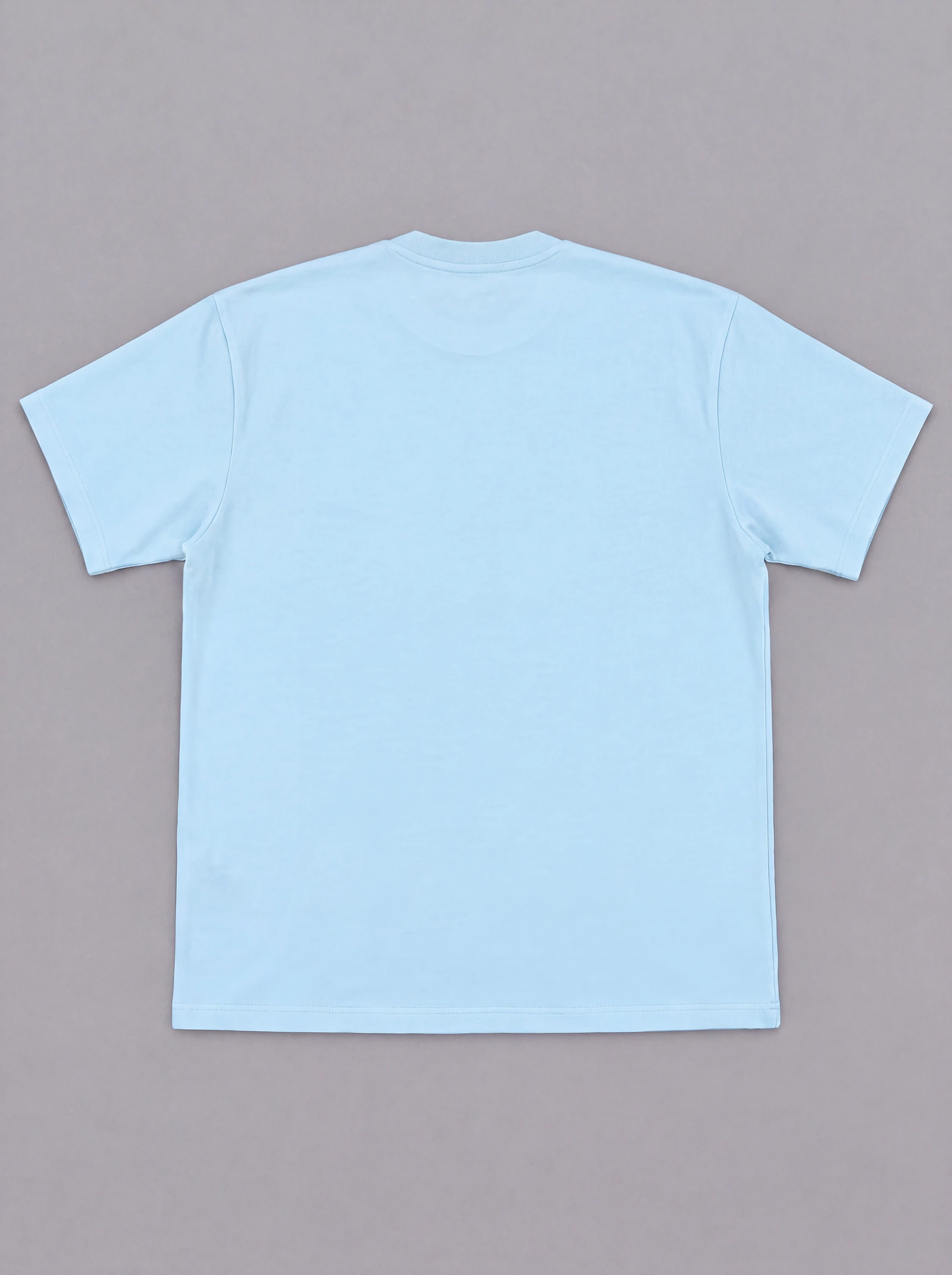 Camiseta Oversize Azul Claro — espalda
