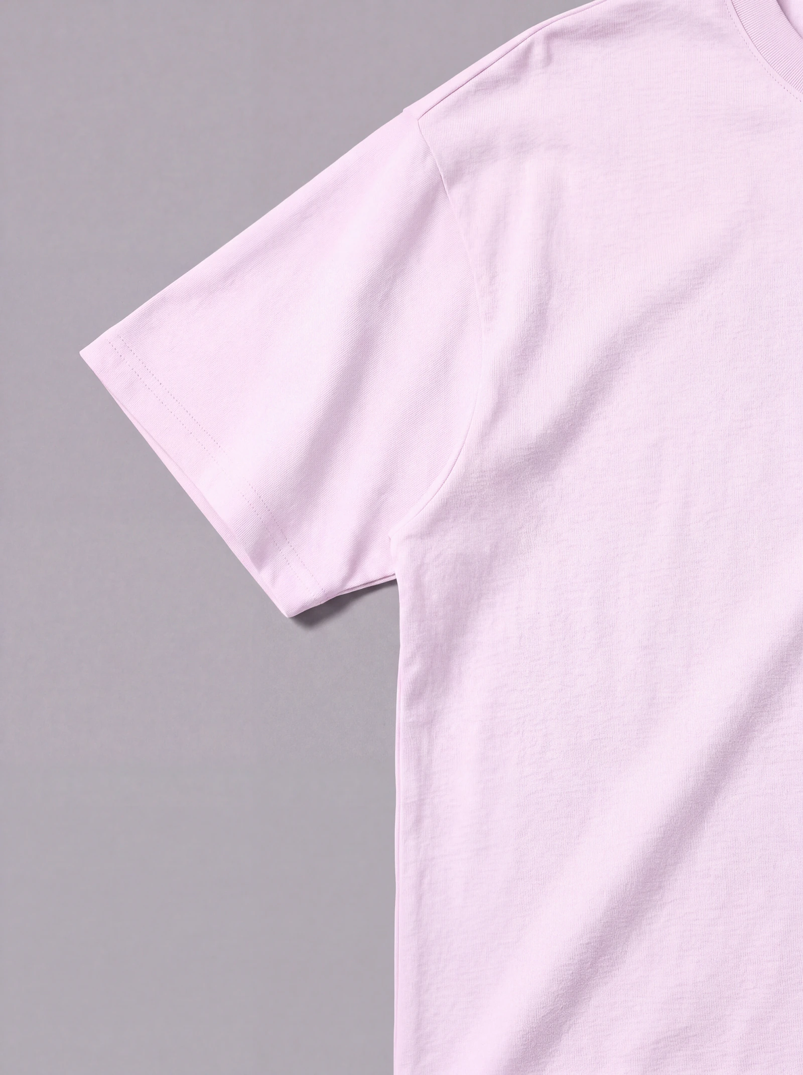 Camiseta Oversize Rosado — detalle: manga